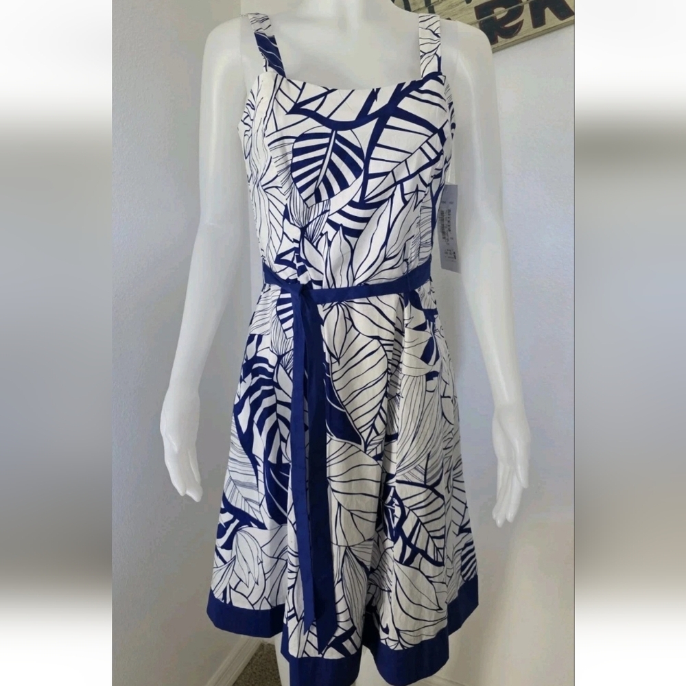 NWT Signature Petite By Robbie Bee 10P Floral Print Square Neck Dress Fit Flare